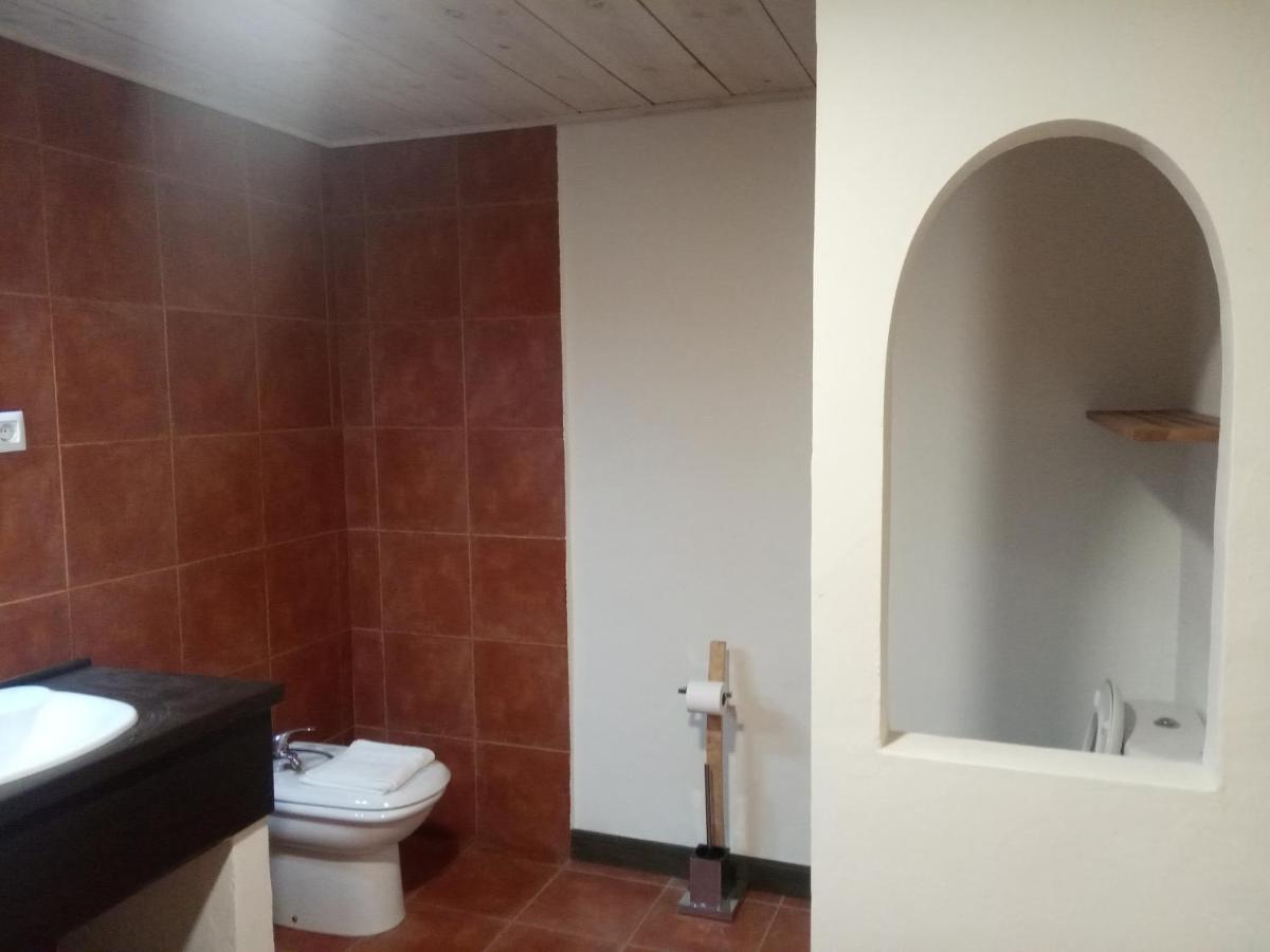 The Almond Tree Apartment Torre del Compte Екстериор снимка
